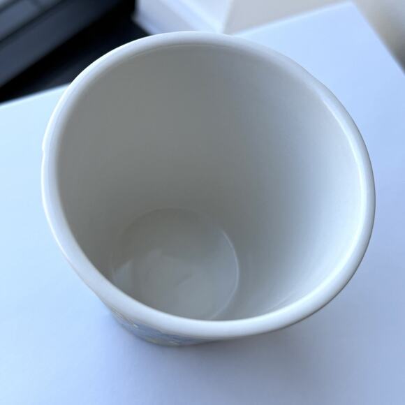 Anthroplogie Gwyneth Leech Coffee Cup Mug NYC Loose Leaf Tea Leaves 3 3/4" - Picture 5 of 6